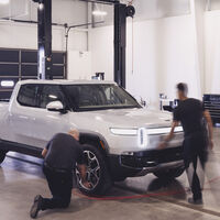 Ahora que Rivian ha empezado a fabricar y entregar sus coches eléctricos, quiere fabricar sus propias baterías 