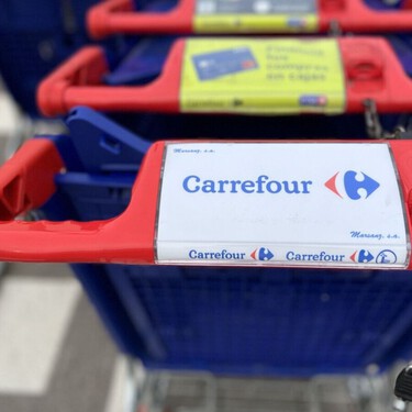 Guerra de precios en el súper: Carrefour contraataca a Mercadona rebajando hasta 1.000 productos básicos de la cesta de la compra 