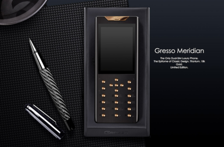 El teclado de oro tiene la culpa de que este móvil no smartphone cueste casi 10.000 euros