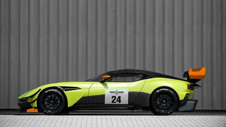 Aston Martin Vulcan AMR Pro