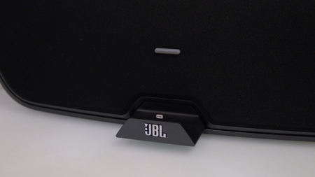 JBL se adapta al nuevo conector de los dispositivos Apple y lanza dos bases de sonido con Lightning