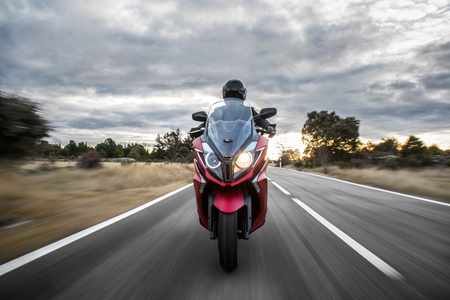 El Kymco Super Dink llegará a final de febrero con dos cilindradas, más premium y desde 4.299 euros