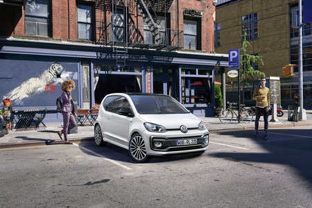 El Volkswagen Up! estrena paquete R-Line a imagen y semejanza del GTI