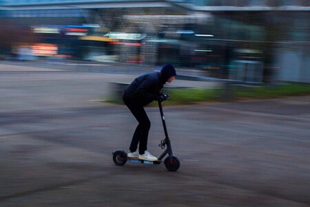 Menor de edad patinete eléctrico