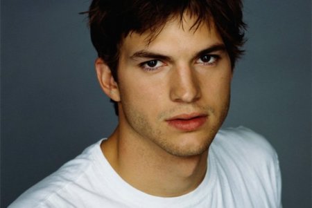 Ashton Kutcher, Twitter y el problema de las meteduras de pata de los famosos