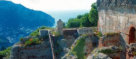Ruinas de Villa Jovis, pasado imperial en lo alto de Capri