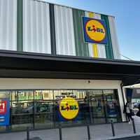 Lidl vende desde hoy lunes el pack de luces solares para jardín o terraza que se instalan sin herramientas por menos de 12 euros 