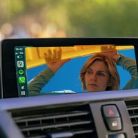 La función que envidiábamos de los coches más modernos asoma en iOS 26.4. El código confirma que Apple trabaja en llevar sus series a CarPlay 