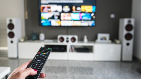 Cine en casa: qué servicios de streaming de películas y series se pueden contratar en España y sus precios