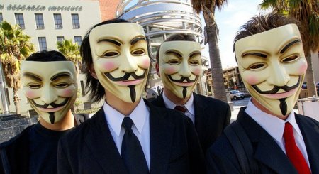 Anonymous hace una demostración de fuerza con el ataque a las webs de los partidos