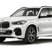 El BMW X5 híbrido enchufable o xDrive45e promete una autonomía eléctrica... ¡de hasta 80 kilómetros!
