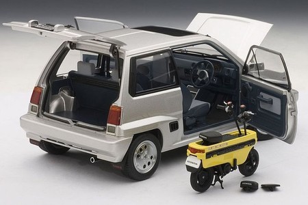 Así era la Honda Motocompo: la fallida moto plegable que cabía en el maletero de un kei car
