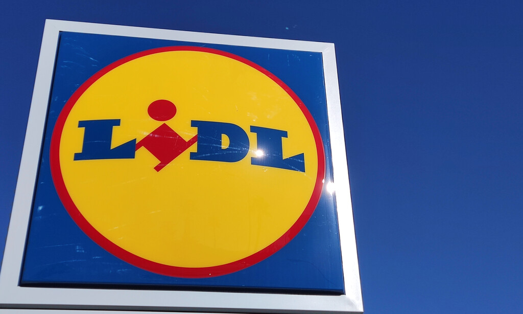 Llega a Lidl el molde de silicona barato con el que cocinar en tu freidora de aire sin ensuciar 
