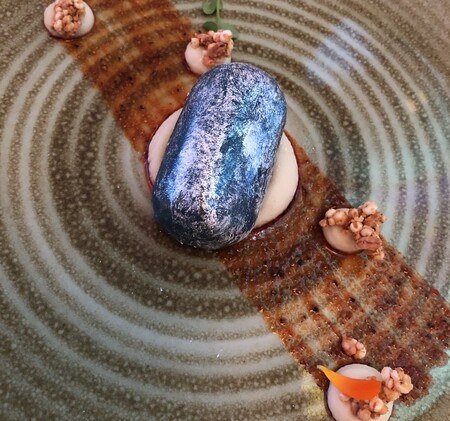 Facera de atún rojo envuelta en cacao, del chef Julio Fernández Quintero de Abantal