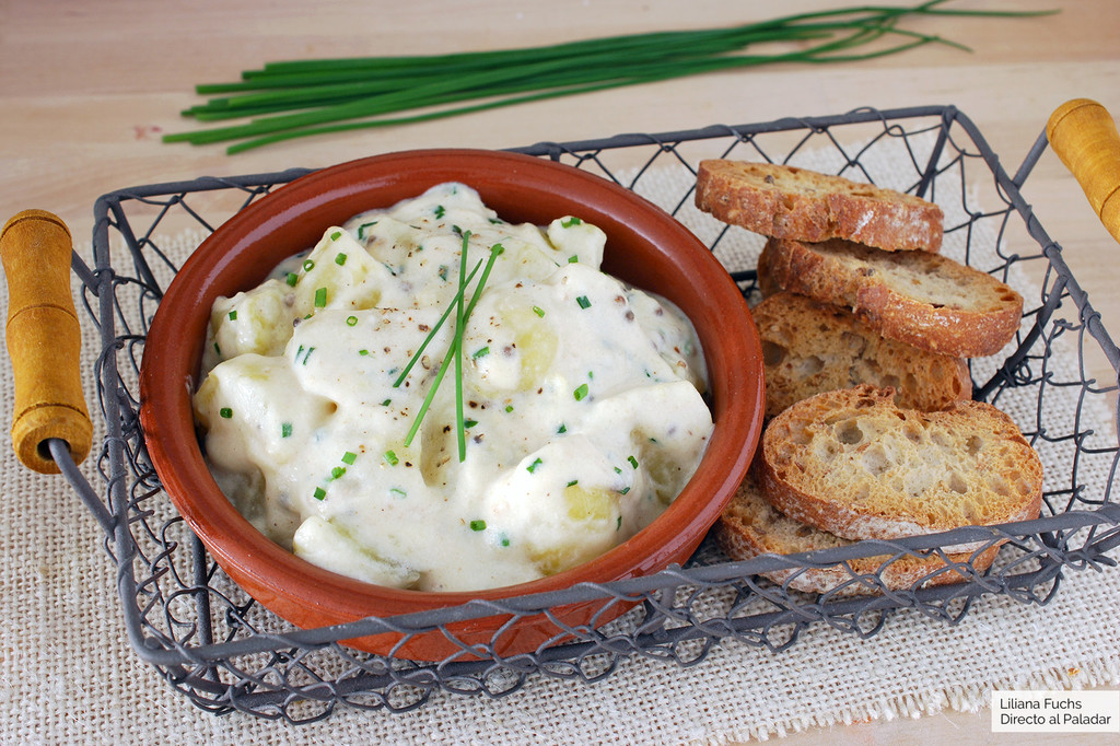 Patatas en salsa cremosa de cebollino y mostaza: receta fácil de guarnición