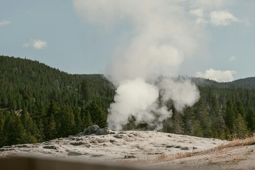 Natural hydrogen from deep within the Earth