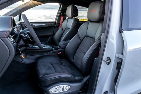 Porsche Macan GTS 2020 interior