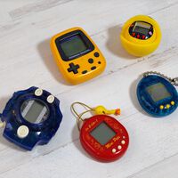 100 millones de Tamagotchis en 30 años. El motivo de que sigan vendiéndose tiene un nombre: nostalgia millennial