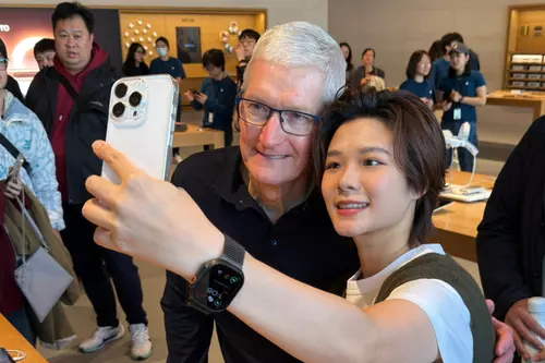 Tim Cook China