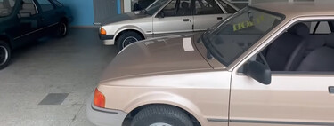 En algún lugar de Alemania puedes encontrarte con este concesionario de Ford que cerró hace años. Es una cápsula del tiempo