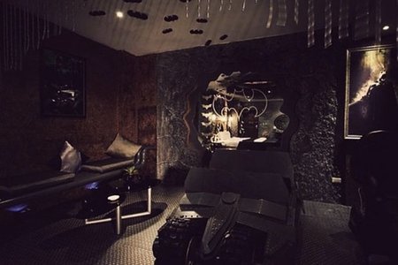 hotel-eden-y-su-habitacion-de-batman-05.jpeg
