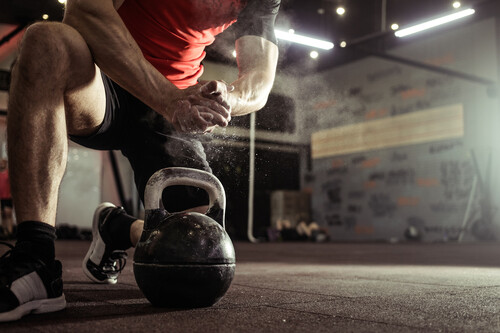 Kettlebell o pesa rusa. ¿Cuál es mejor comprar? Consejos y recomendaciones