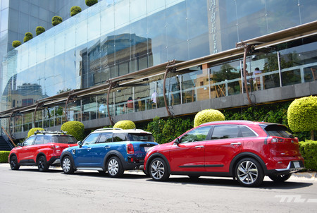 Kia Niro Vs Suzuki Vitara Vs Mini Countryman 9