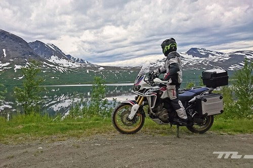 Conducir la moto en invierno antes parecía una locura. Estos consejos te servirán para no dejarla en el garaje