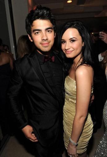 Joe Jonas y Demi Lovato...¿Realidad o tapadera?