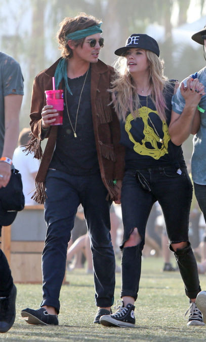 Who is dating in real life on pretty little liars-in-Te Kakha
