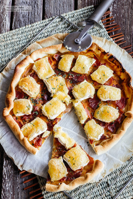Tarta de queso camembert y jamón serrano. Receta