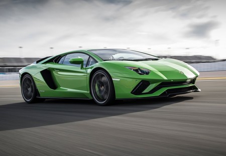 Lamborghini Aventador S 2017 1600 09