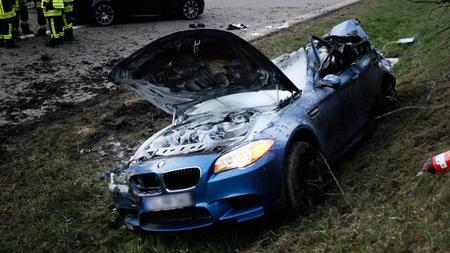 Dolorpasión™: Un BMW M5 F10 se estrella a 300 km/h en la Autobahn