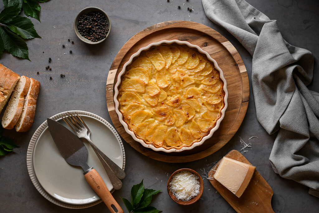Patatas gratinadas a los cuatro quesos: receta de la guarnición perfecta que nunca falla
