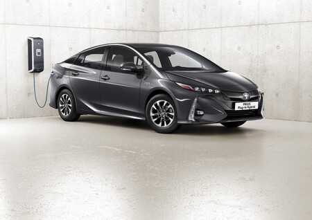 Toyota afirma que aún es pronto para centrarse en los coches eléctricos porque no es lo que los clientes quieren