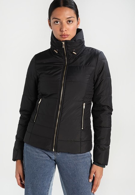 Menos de 20 euros por un abrigo es posible: la chaqueta Onlbrooke de la marca Only cuesta sólo 19,95 euros en Zalando