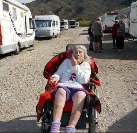 Abuela que viaja en autocaravana