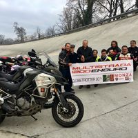 Willy Fog estaría orgulloso de estos ducatistas que han terminado la Globetrotter 90th 