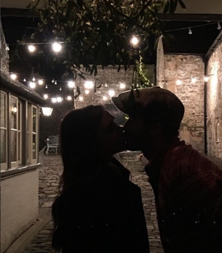 Los famosos y sus felicitaciones navideñas en pareja