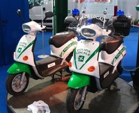 La policía de Milán y sus scooter eléctricos