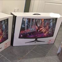 Compró un monitor por 1.200 euros, recibió dos en su lugar y Amazon prefirió regalarle el segundo antes que realizar una devolución