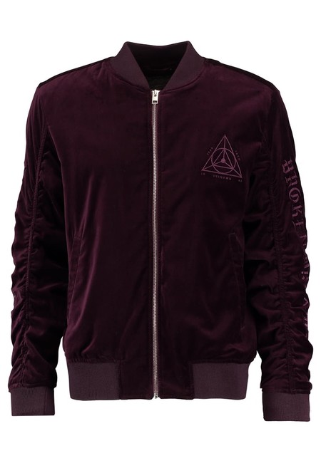 60% de descuento en la chaqueta de Jack & Jones Jorvelvet Bomber: cuesta 35,95 euros en Zalando