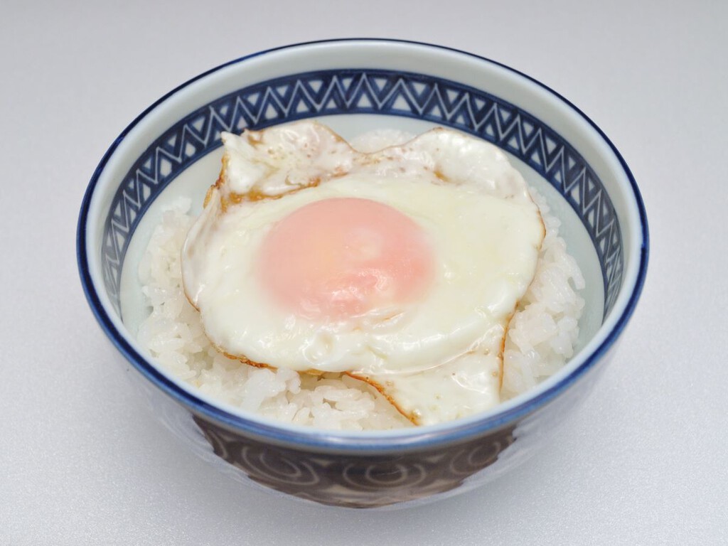 La receta más rápida y fácil que puedes hacer con sobras de arroz es este plato típico japonés que casi nadie conoce 
