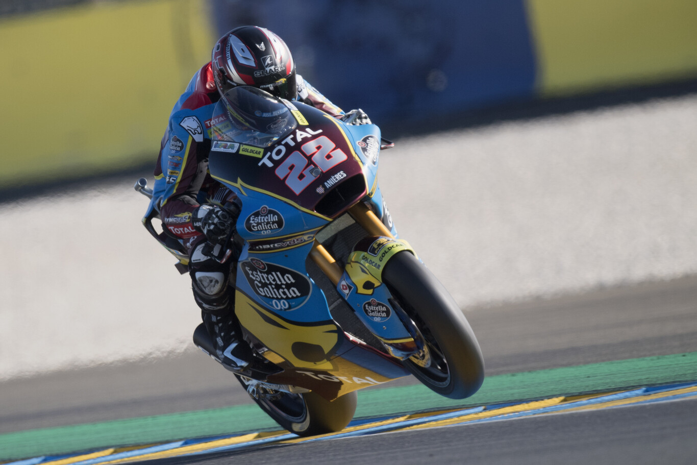 Sam Lowes gana en su carrera 100 en Moto2 para dejar a cuatro pilotos separados por 22 puntos en la general