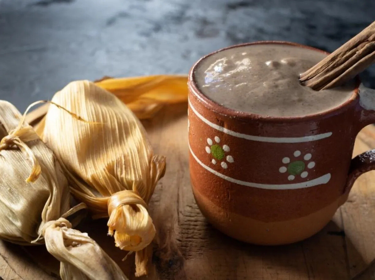 Como Hacer Atole De Chocolate Abuelita Con Maizena Cómo preparar atole de maizena. Receta de bebida caliente para los días