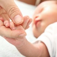 El emotivo vídeo de una madre a su bebé, en el que le explica sus motivos para darlo en adopción 