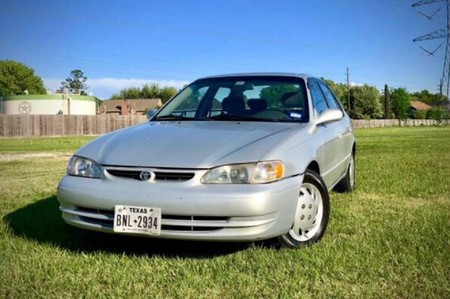 Se vende "un jodido Toyota Corolla de 1999" con el anuncio más sincero que hemos visto hasta la fecha