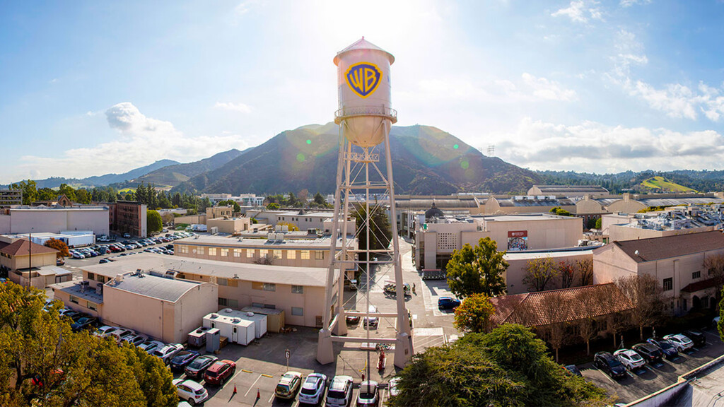 "Tengo miedo". Joaquin Phoenix, Javier Bardem, David Fincher, Kristen Stewart y hasta 1500 estrellas de Hollywood se oponen a la fusión entre Warner y Paramount