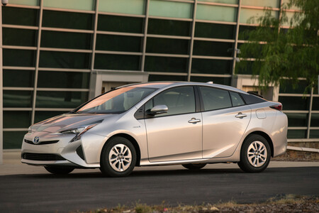 toyota prius 2016