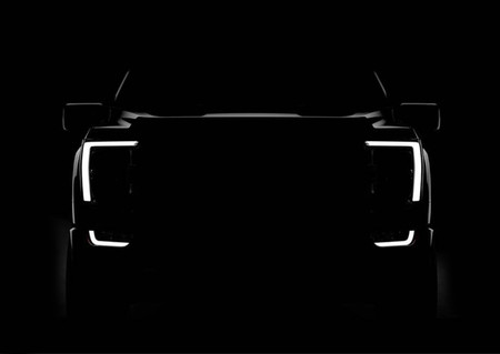 La Ford F-150 2021 insinúa su imponente frontal a una semana de su estreno